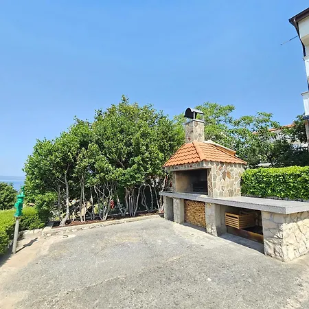 Anita 2 150m From The * Novi Vinodolski