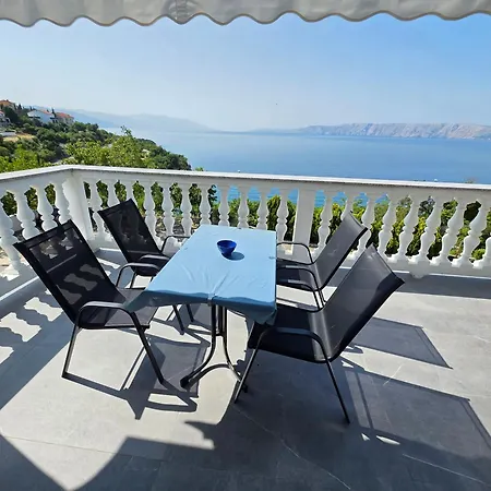 Anita 2 150m From The *