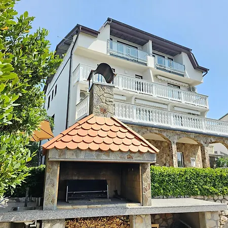 Anita 2 150m From The Novi Vinodolski