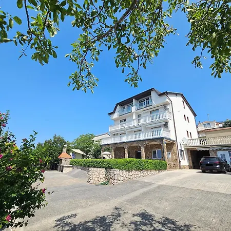 Apartment Anita 2 150m From The *
