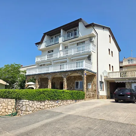 Anita 2 150m From The * Novi Vinodolski